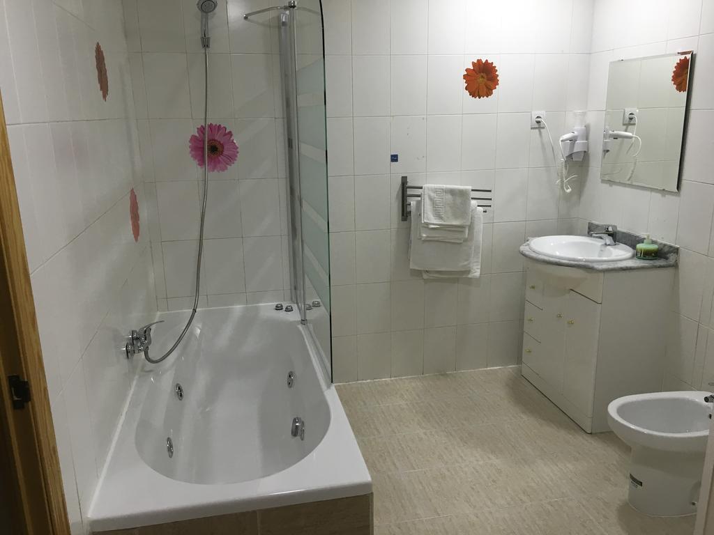 Hostal Tres Cantos Ngoại thất bức ảnh