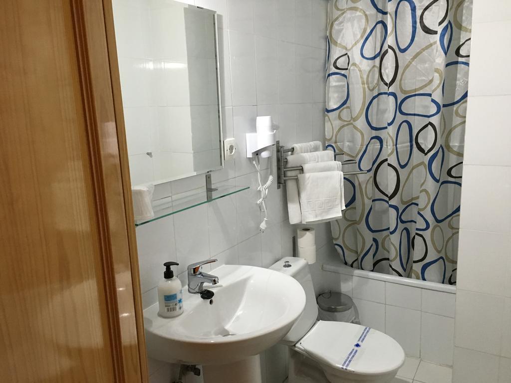 Hostal Tres Cantos Ngoại thất bức ảnh