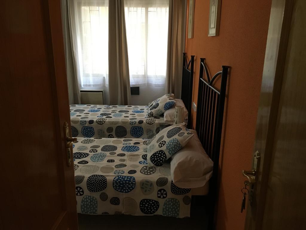 Hostal Tres Cantos Ngoại thất bức ảnh